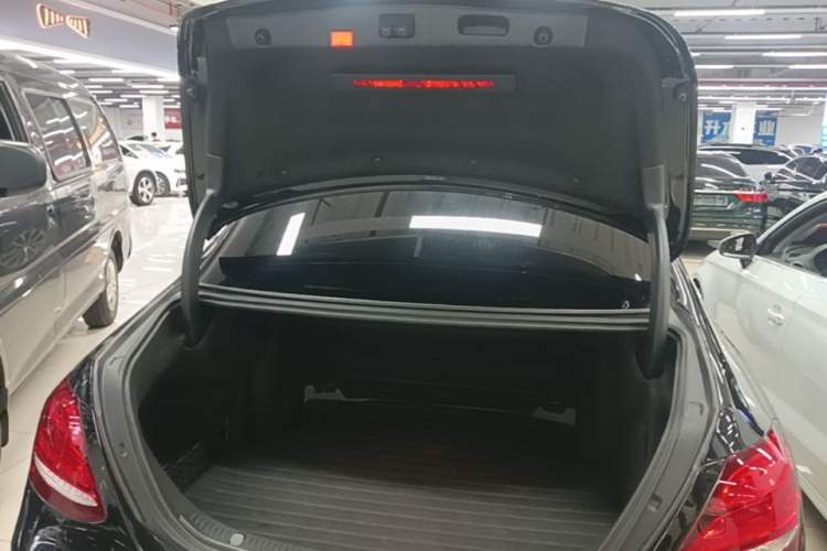 Used Mercedes-Benz E-Class 2020 Facelift E 260 L Trunk