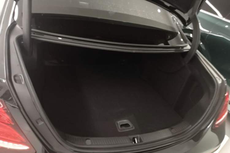 Used Mercedes-Benz E-Class 2020 Facelift E 260 Sport Edition Trunk