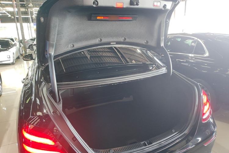 Used Mercedes-Benz E-Class 2020 Restyled E 300 L Exclusive Edition Trunk