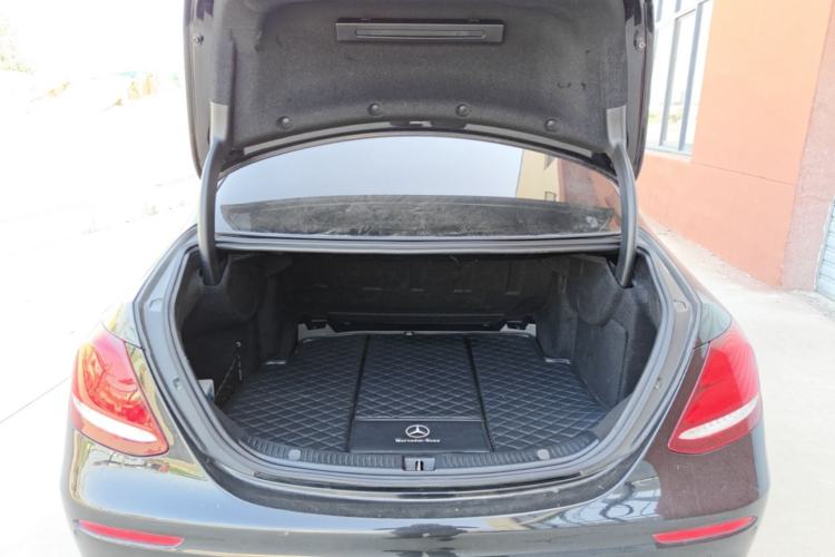Used Mercedes-Benz E-Class 2020 E 300 L Sport Luxury Edition Trunk