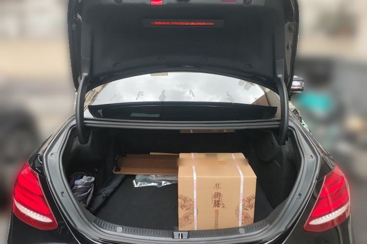 Used Mercedes-Benz E-Class 2020 Restyled E 300 L Sporty and Stylish Edition Trunk