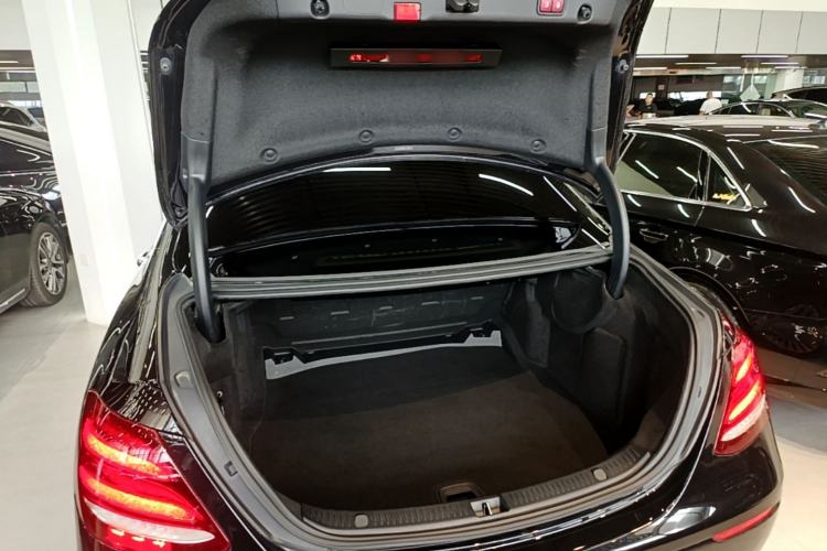 Used Mercedes-Benz E-Class 2020 Restyled E 300 L Exclusive Edition Trunk