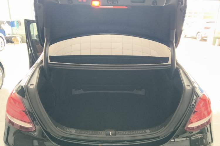 Used Mercedes-Benz E-Class 2020 E 300 L Sporty and Stylish Model Trunk