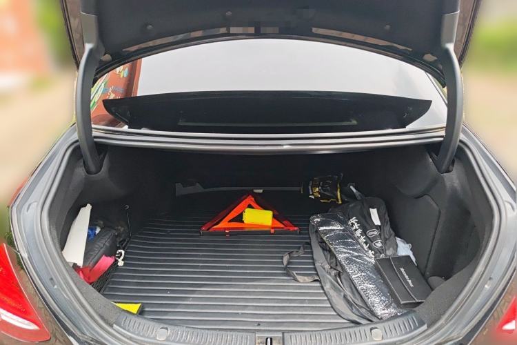 Used Mercedes-Benz E-Class 2020 Restyled E 300 L Exclusive Edition Trunk