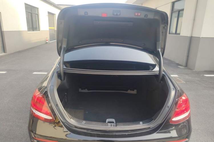 Used Mercedes-Benz E-Class 2020 Restyled E 300 L Exclusive Edition Trunk