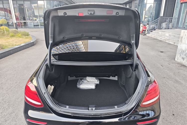 Used Mercedes-Benz E-Class 2020 Restyled E 300 L Sport Exclusive Edition Trunk