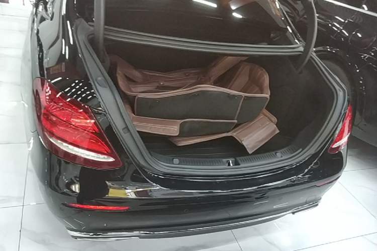 Used Mercedes-Benz E-Class 2020 Restyled E 300 L Exclusive Edition Trunk