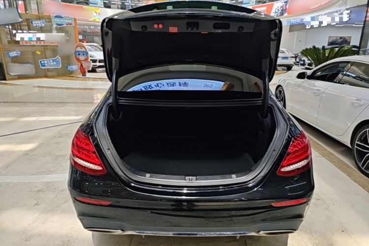Used Mercedes-Benz E-Class 2020 Restyled E 300 L Sporty and Stylish Edition Trunk