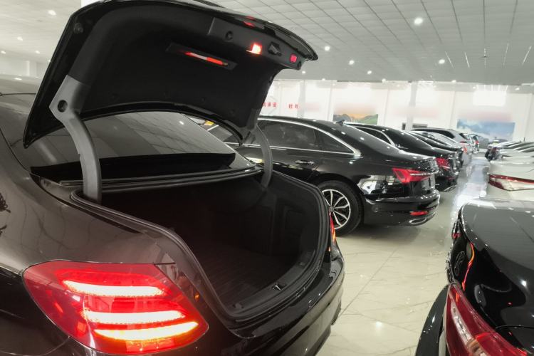 Used Mercedes-Benz E-Class 2020 E 260 Sport Edition Trunk