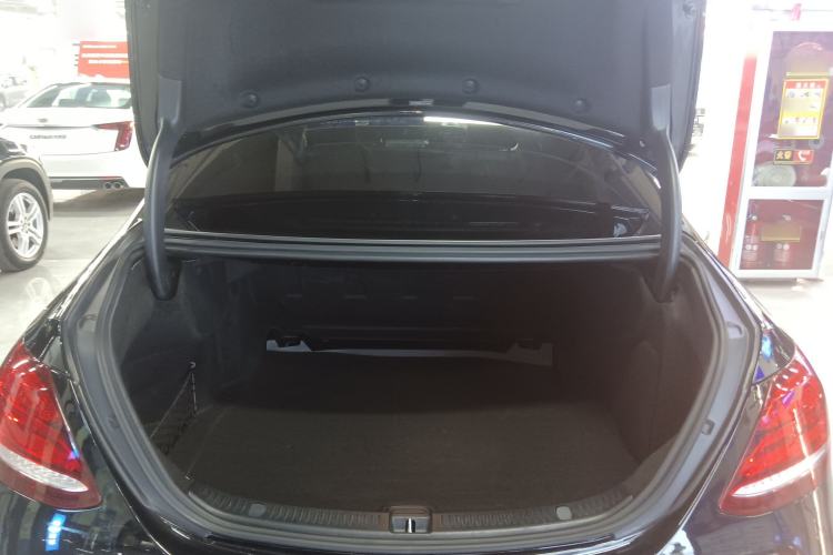 Used Mercedes-Benz E-Class 2020 Restyled E 300 L Exclusive Edition Trunk