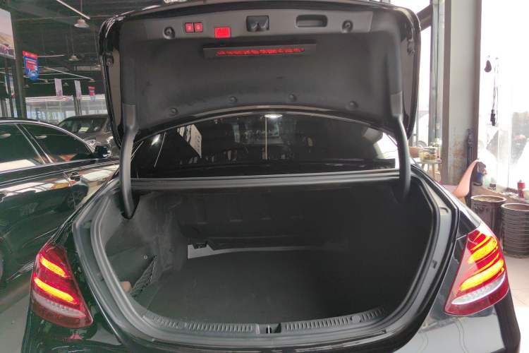 Used Mercedes-Benz E-Class 2020 Restyled E 300 L Sporty and Stylish Edition Trunk