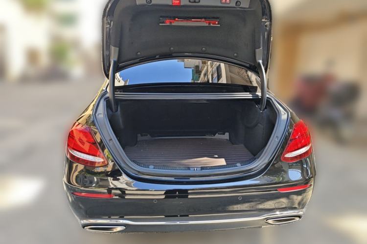 Used Mercedes-Benz E-Class 2020 Restyled E 300 L Exclusive Edition Trunk