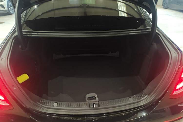 Used Mercedes-Benz E-Class 2020 Facelift E 300 L Stylish Edition Trunk