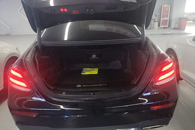 Used Mercedes-Benz E-Class 2020 Restyled E 300 L Sporty and Stylish Edition Trunk