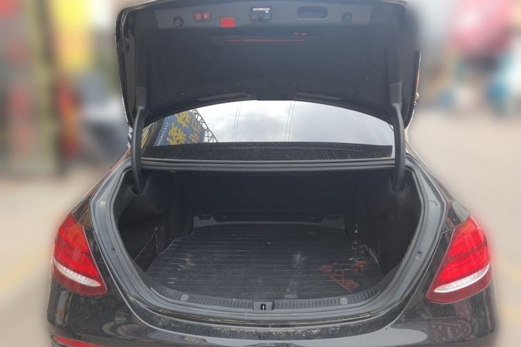 Used Mercedes-Benz E-Class 2020 Restyled E 300 L Sporty and Stylish Edition Trunk
