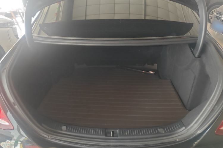 Used Mercedes-Benz E-Class 2020 Restyled E 300 L Exclusive Edition Trunk