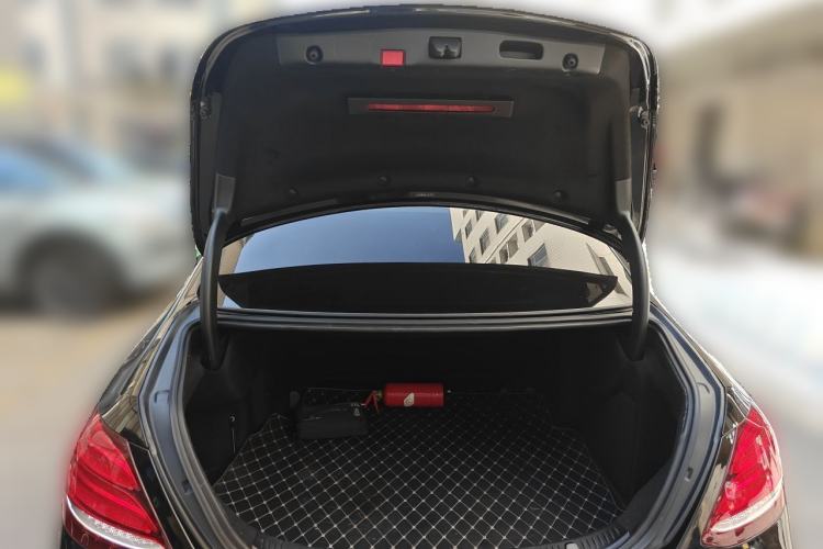 Used Mercedes-Benz E-Class 2020 Restyled E 300 L Sporty and Stylish Edition Trunk