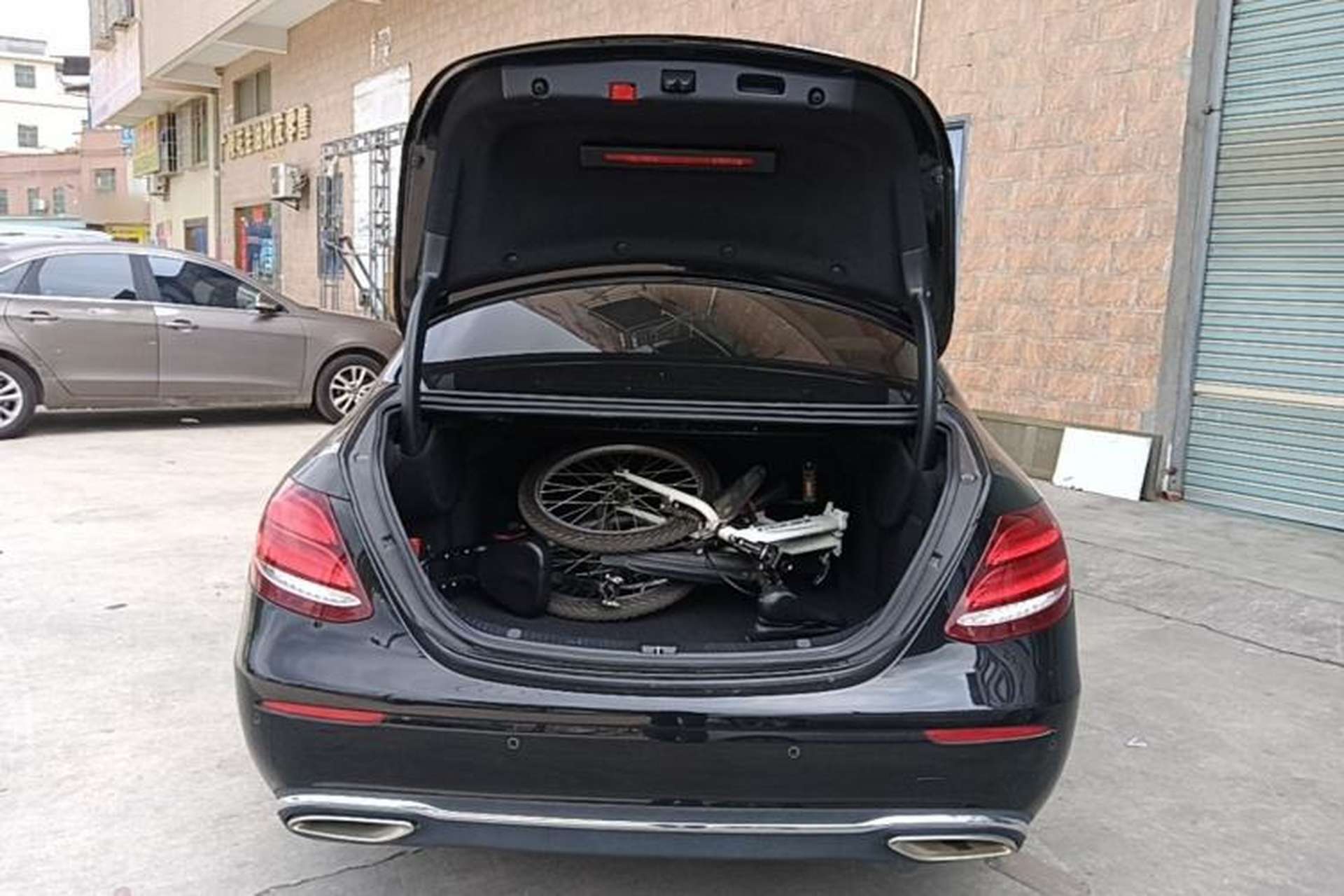 Used Mercedes-Benz E-Class 2020 Facelift E 300 L Stylish Edition Trunk
