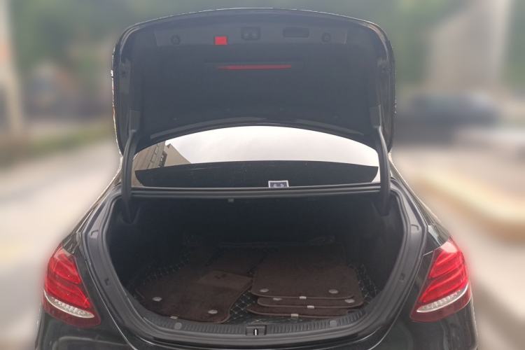 Used Mercedes-Benz E-Class 2020 Restyled E 300 L Sporty and Stylish Edition Trunk