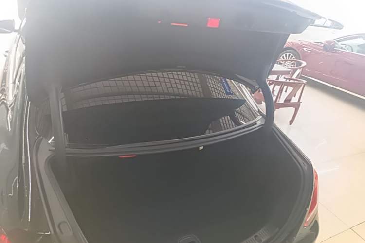 Used Mercedes-Benz E-Class 2020 Restyled E 300 L Exclusive Edition Trunk