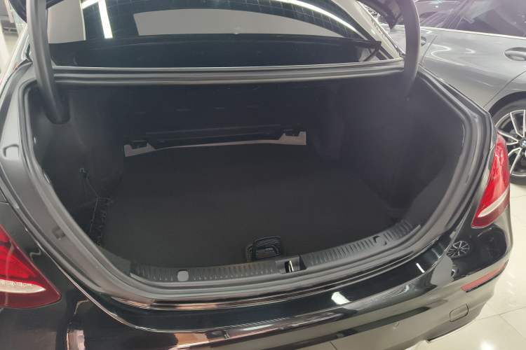 Used Mercedes-Benz E-Class 2020 Restyled E 300 L Sport Exclusive Edition Trunk