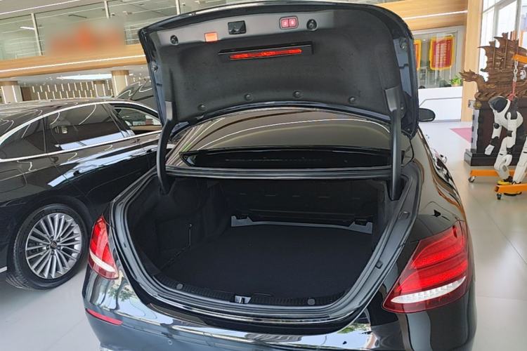 Used Mercedes-Benz E-Class 2020 Restyled E 300 L Exclusive Edition Trunk