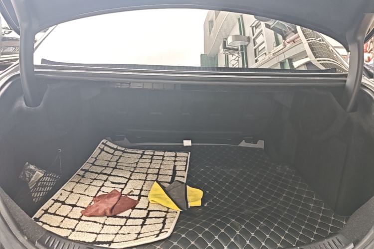 Used Mercedes-Benz E-Class 2020 Restyled E 300 L Sporty and Stylish Edition Trunk