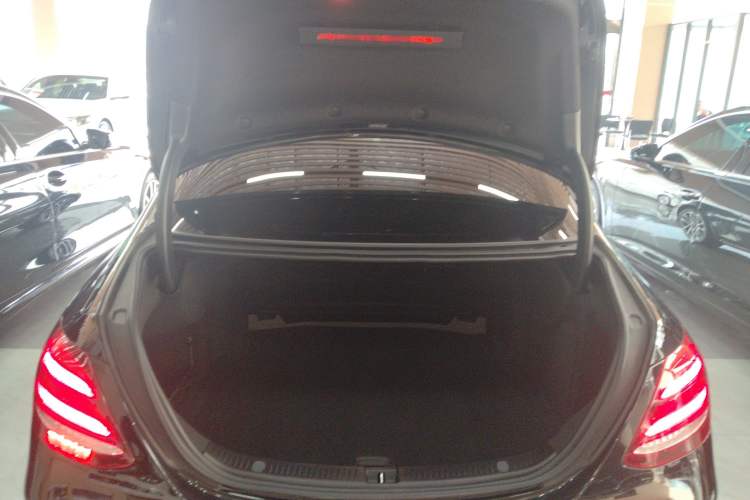 Used Mercedes-Benz E-Class 2020 E 260 L Trunk