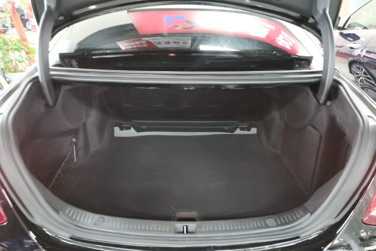 Used Mercedes-Benz E-Class 2020 E 260 L 4MATIC Trunk