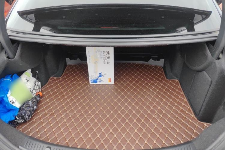 Used Mercedes-Benz E-Class 2020 Restyled E 300 L Sporty and Stylish Edition Trunk