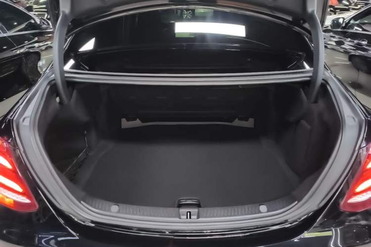 Used Mercedes-Benz E-Class 2020 E 300 L Stylish Model Trunk
