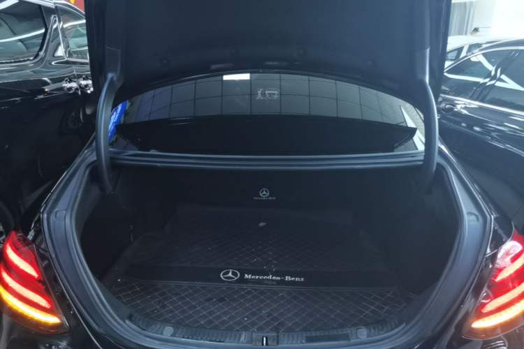 Used Mercedes-Benz E-Class 2020 E 260 L Sport 4MATIC Trunk