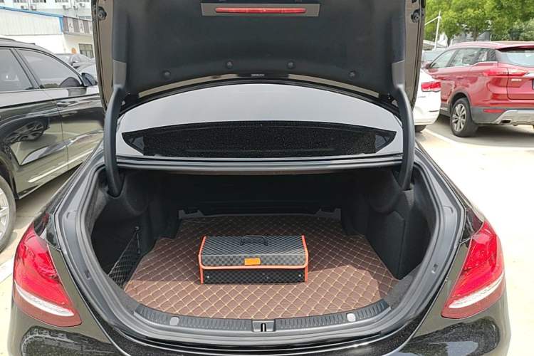 Used Mercedes-Benz E-Class 2020 Facelift E 260 L Trunk