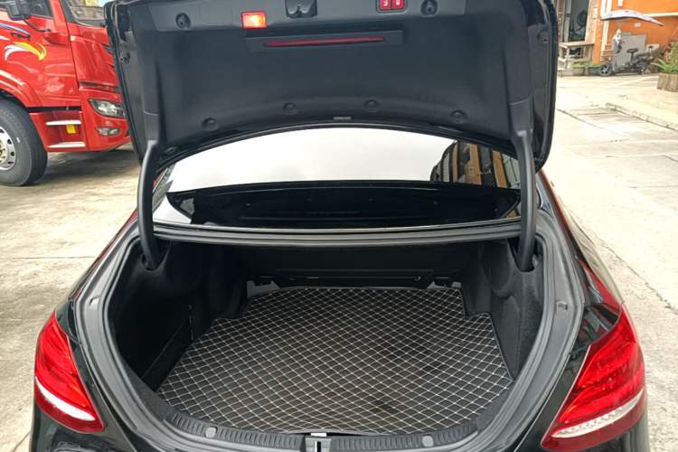 Used Mercedes-Benz E-Class 2020 E 300 L Sport Luxury Edition Trunk