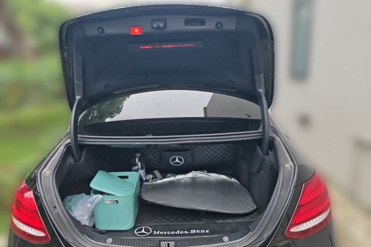 Used Mercedes-Benz E-Class 2020 E 260 L 4MATIC Trunk