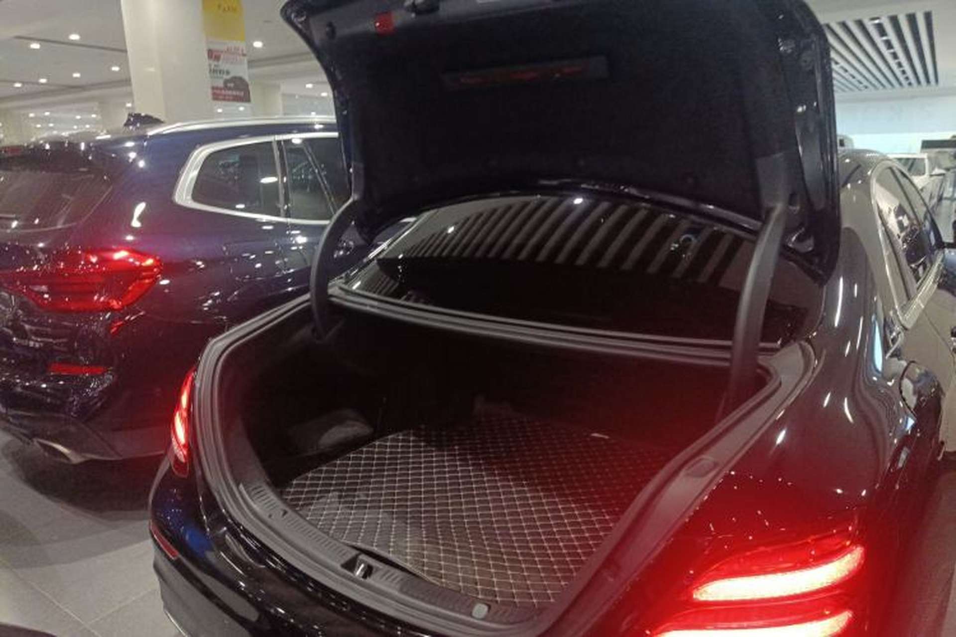 Used Mercedes-Benz E-Class 2020 Restyled E 300 L Sporty and Stylish Edition Trunk