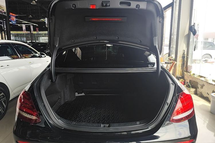 Used Mercedes-Benz E-Class 2020 Restyled E 300 L Sporty and Stylish Edition Trunk
