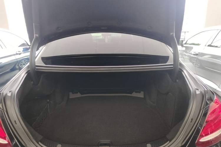 Used Mercedes-Benz E-Class 2020 Restyled E 300 L Sporty and Stylish Edition Trunk