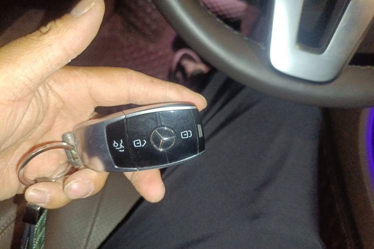 Used Mercedes-Benz E-Class 2020 Facelift E 300 L Stylish Edition Vehicle Key