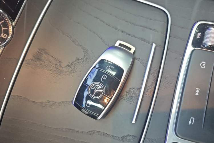Used Mercedes-Benz E-Class 2020 Restyled E 300 L Sporty and Stylish Edition Vehicle Key