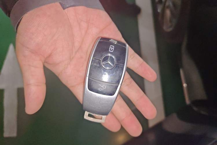 Used Mercedes-Benz E-Class 2020 E 260 L 4MATIC Vehicle Key