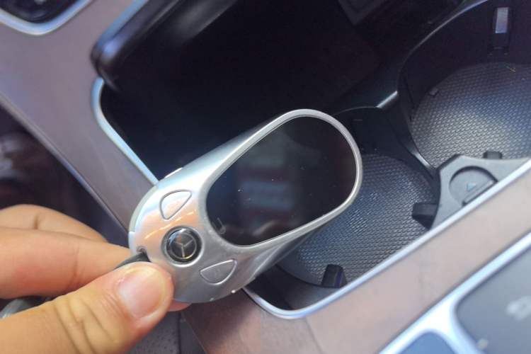 Used Mercedes-Benz E-Class 2020 Facelift E 300 L Stylish Edition Vehicle Key