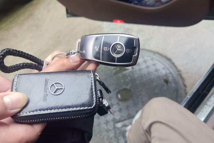 Used Mercedes-Benz E-Class 2020 Facelift E 300 L Stylish Edition Vehicle Key
