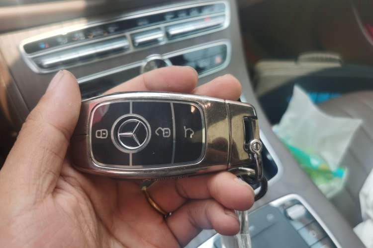 Used Mercedes-Benz E-Class 2020 Restyled E 300 L Exclusive Edition Vehicle Key