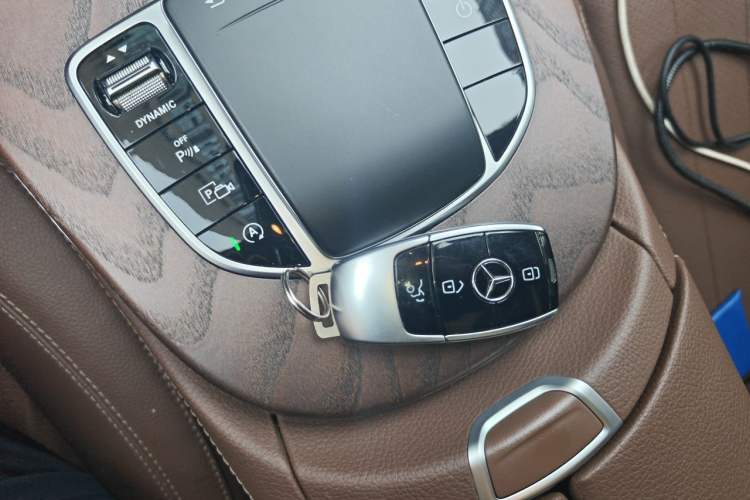 Used Mercedes-Benz E-Class 2020 Facelift E 300 L Stylish Edition Vehicle Key