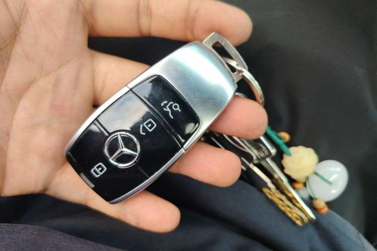 Used Mercedes-Benz E-Class 2020 Restyled E 300 L Sporty and Stylish Edition Vehicle Key
