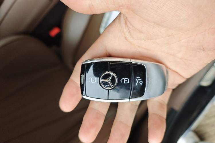 Used Mercedes-Benz E-Class 2020 Facelift E 300 L Stylish Edition Vehicle Key