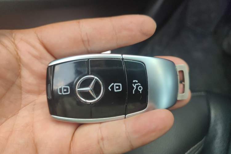 Used Mercedes-Benz E-Class 2020 Facelift E 300 L Stylish Edition Vehicle Key
