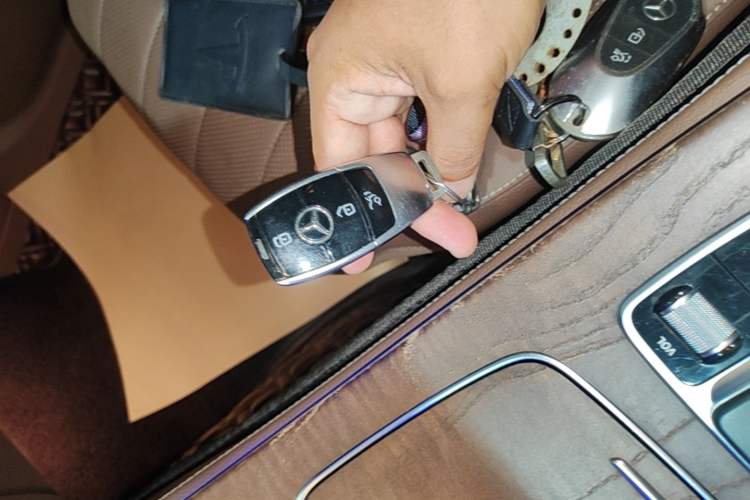 Used Mercedes-Benz E-Class 2020 Restyled E 300 L Exclusive Edition Vehicle Key