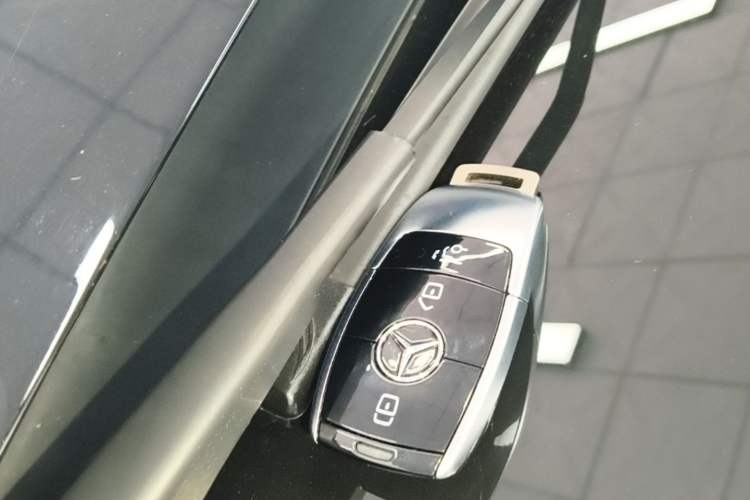 Used Mercedes-Benz E-Class 2020 Restyled E 300 L Exclusive Edition Vehicle Key